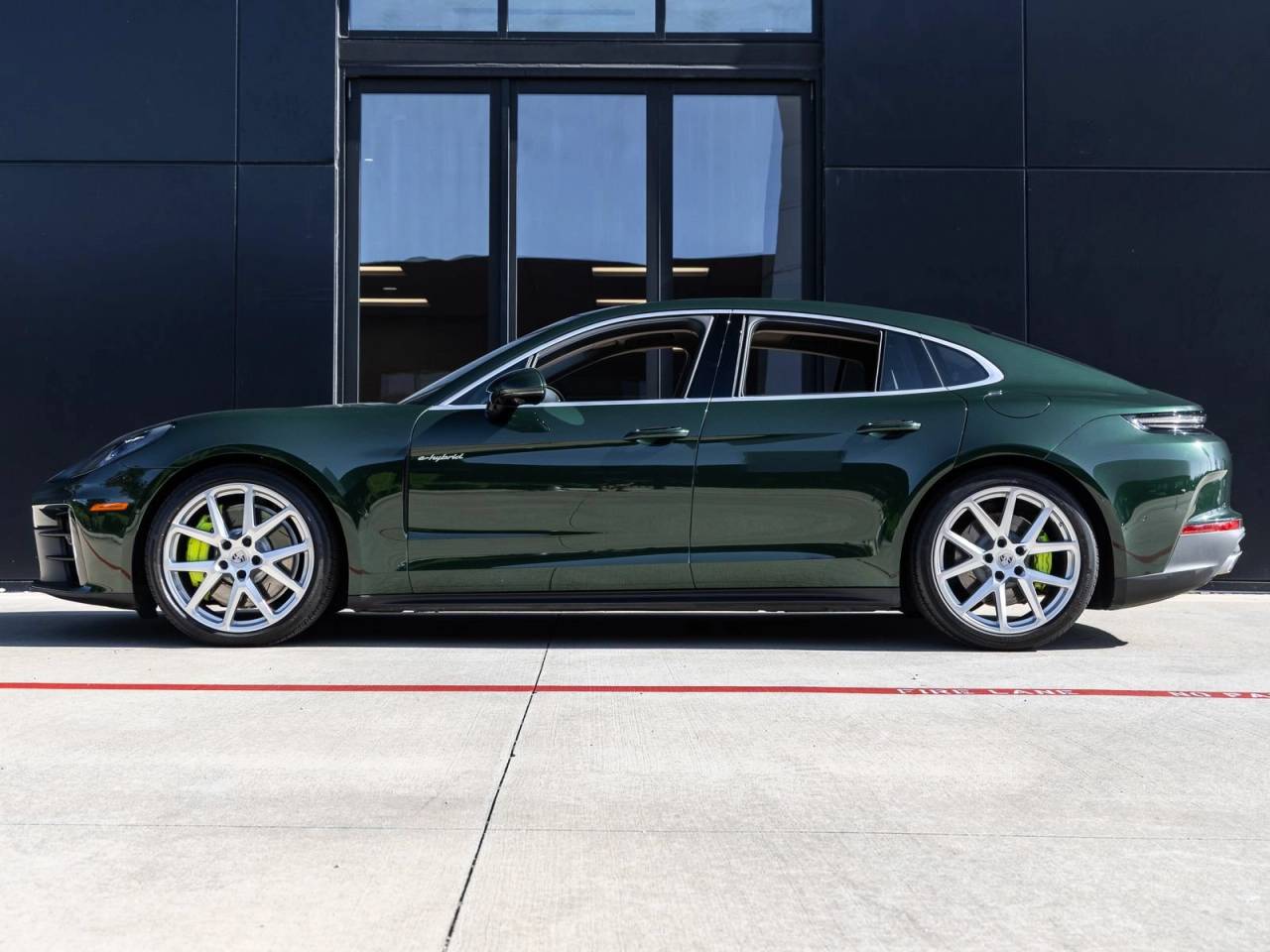 2025 Porsche Panamera Panamera 4 E-Hybrid