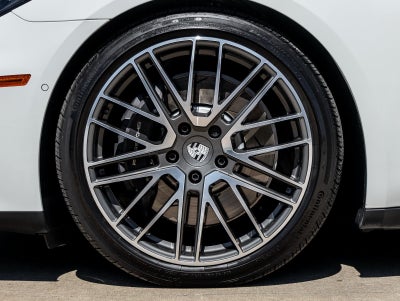 2025 Porsche Panamera E-Hybrid 4