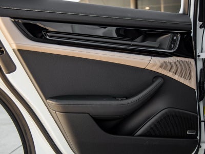 2025 Porsche Panamera E-Hybrid 4