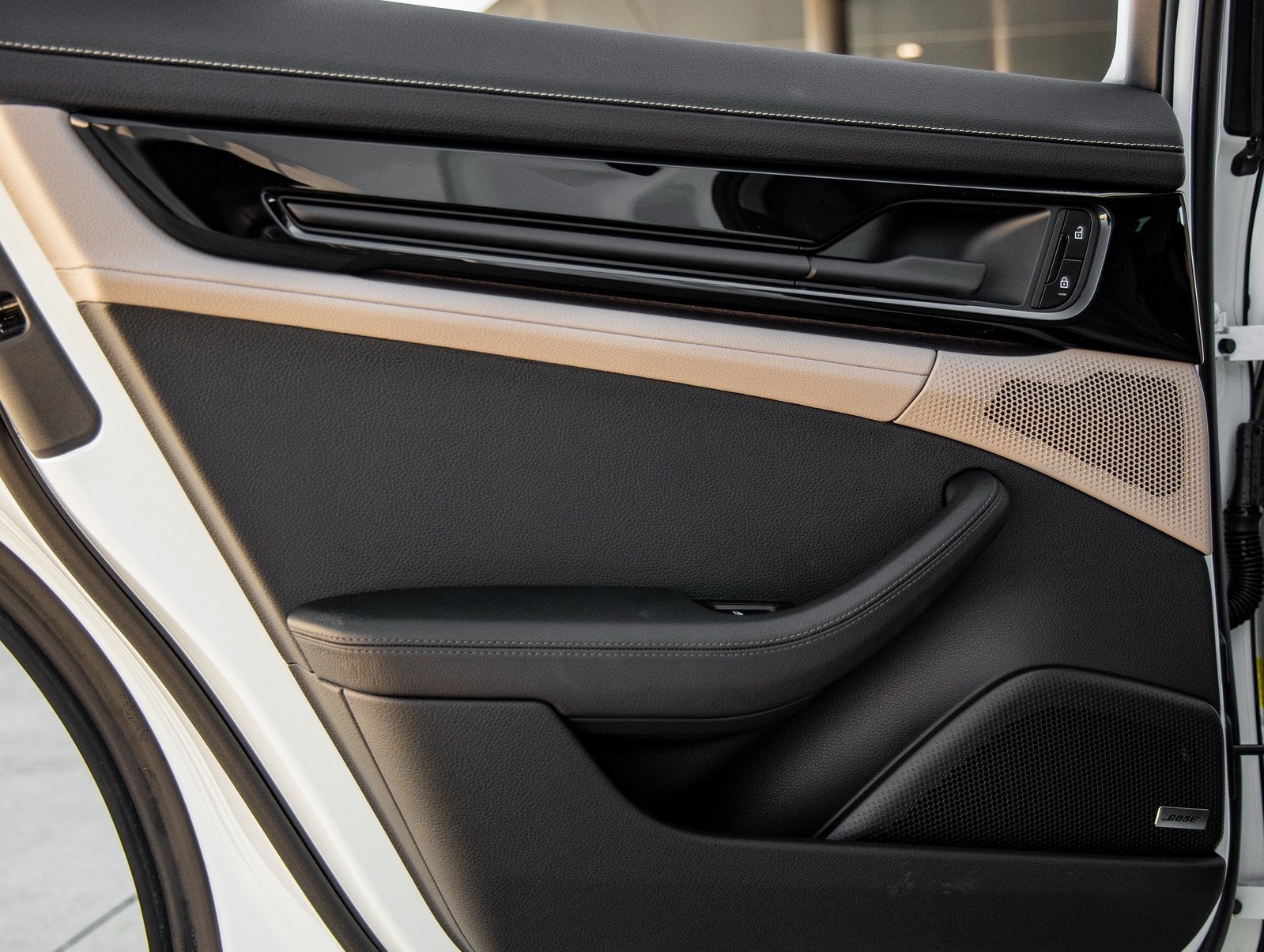 2025 Porsche Panamera E-Hybrid 4