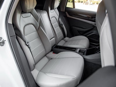 2025 Porsche Panamera E-Hybrid 4