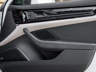 2025 Porsche Panamera E-Hybrid 4