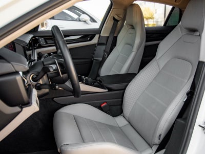 2025 Porsche Panamera E-Hybrid 4