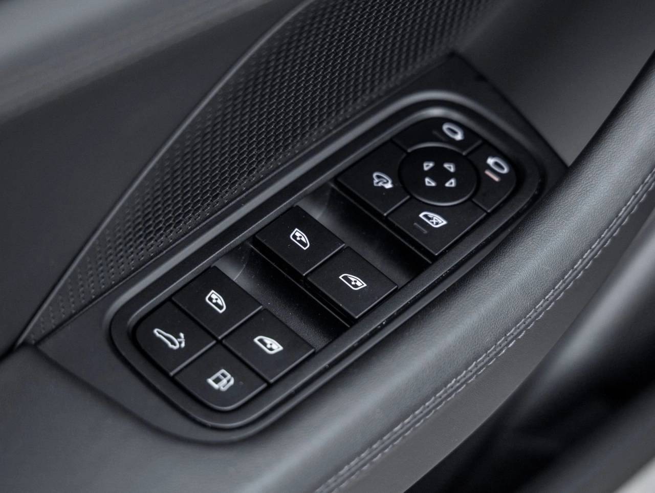 2025 Porsche Panamera E-Hybrid Panamera Turbo E-Hybrid