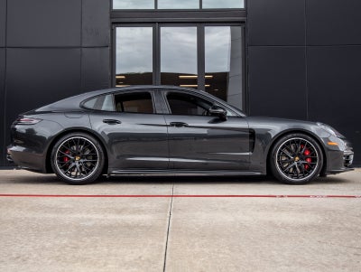 2020 Porsche Panamera GTS