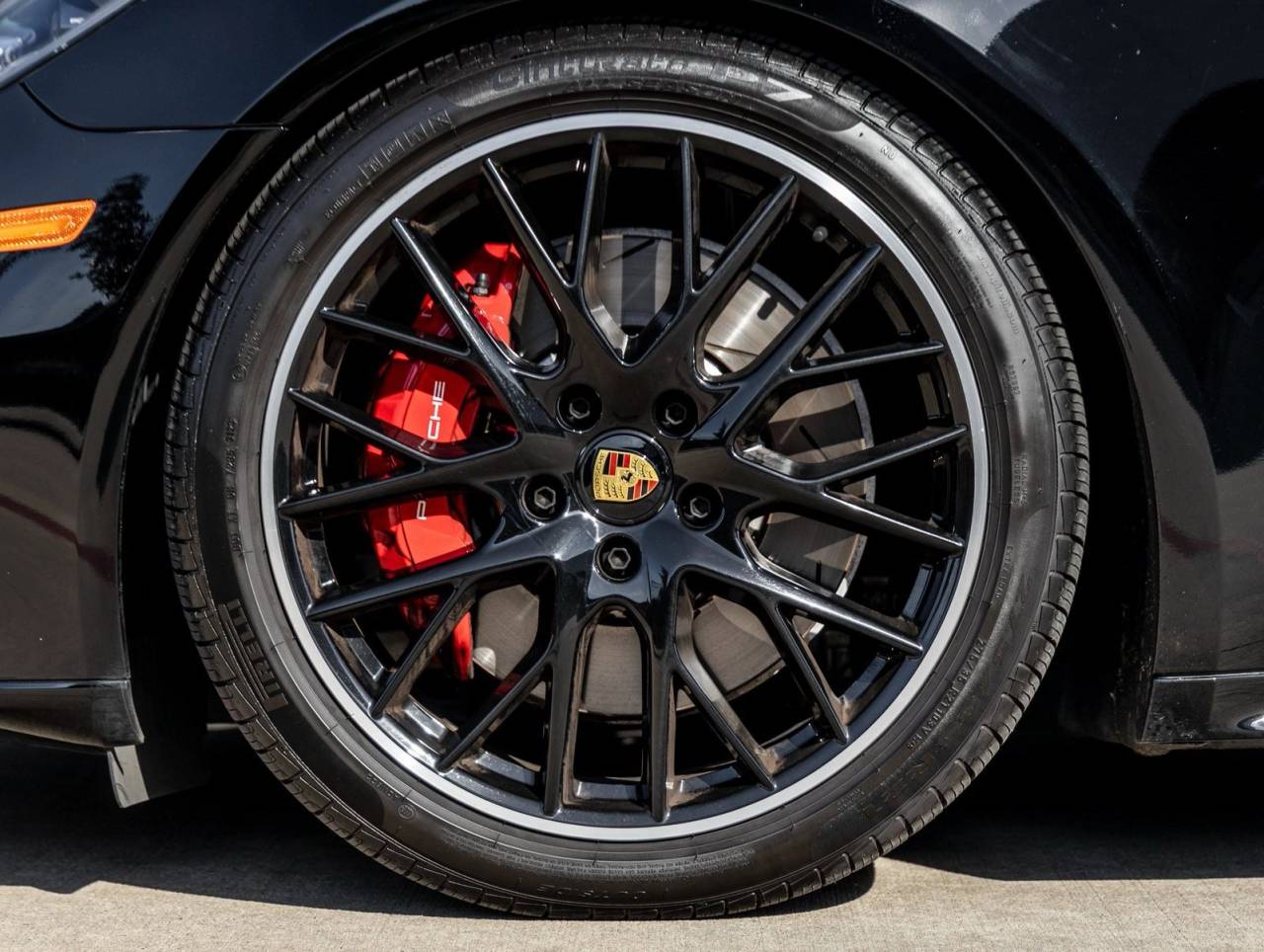 2023 Porsche Panamera Panamera GTS (MY23)