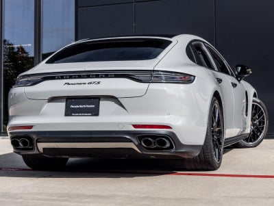 2022 Porsche Panamera GTS