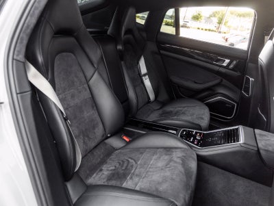 2022 Porsche Panamera GTS