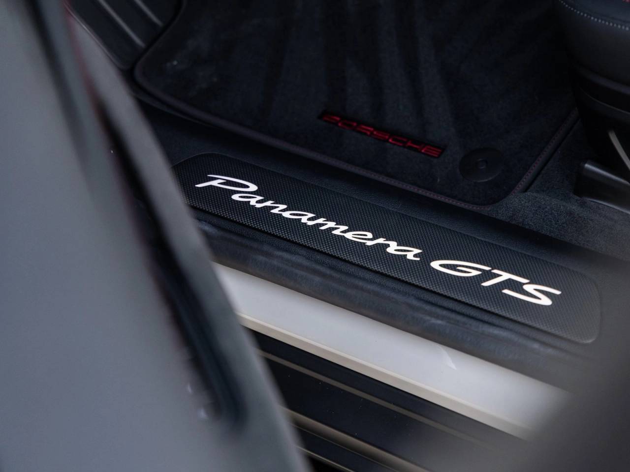 2026 Porsche Panamera Panamera GTS