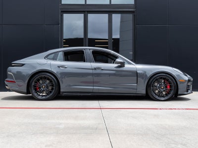 2026 Porsche Panamera GTS