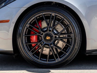 2026 Porsche Panamera GTS