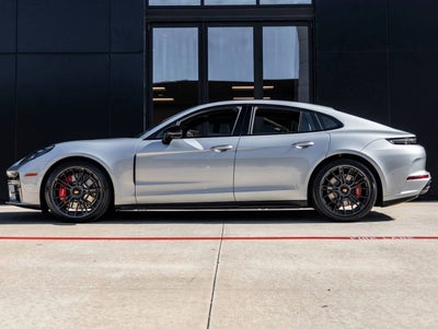 2026 Porsche Panamera GTS