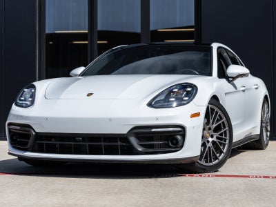 2023 Porsche Panamera 4 Platinum Edition