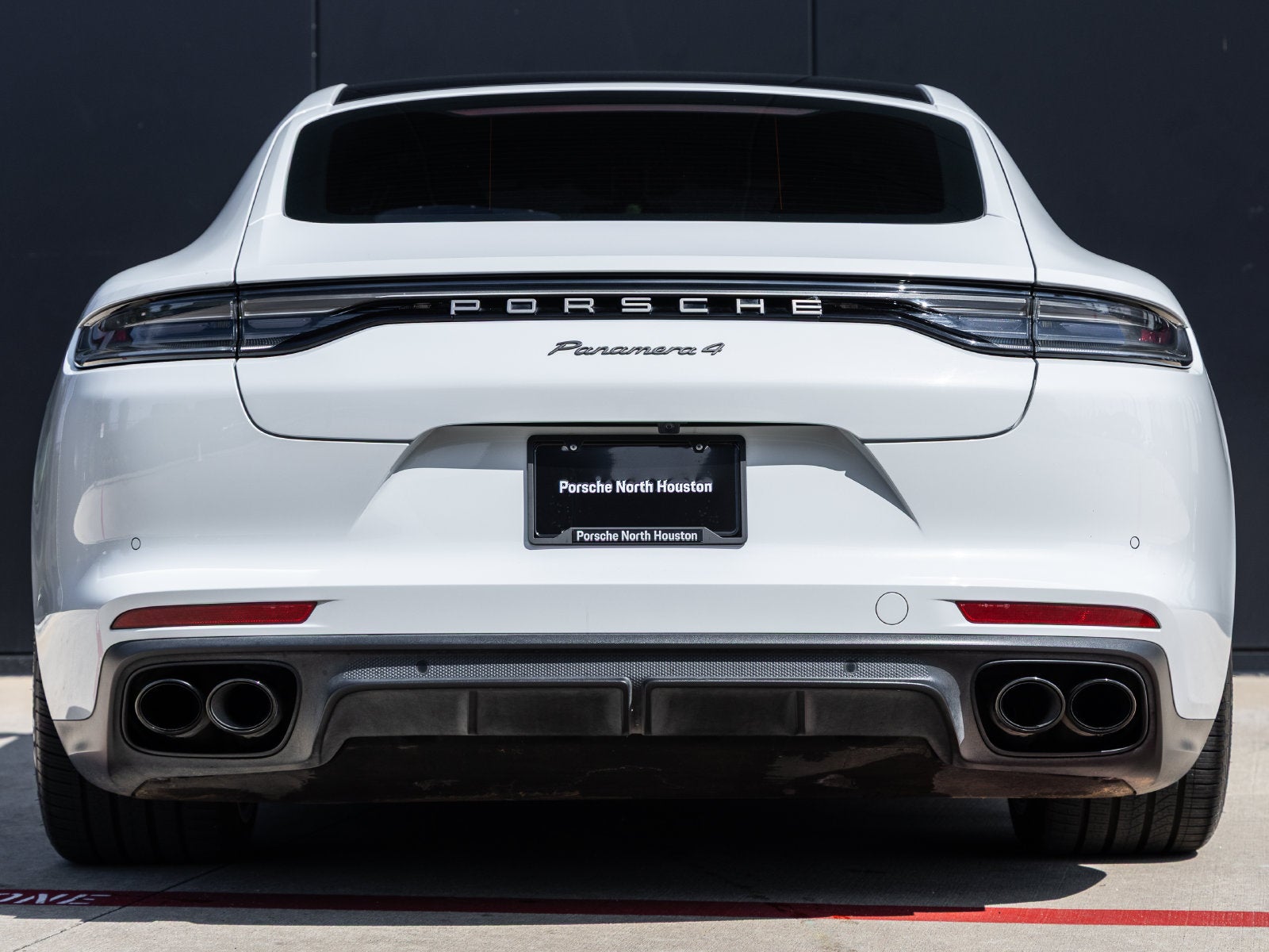 2023 Porsche Panamera 4 Platinum Edition