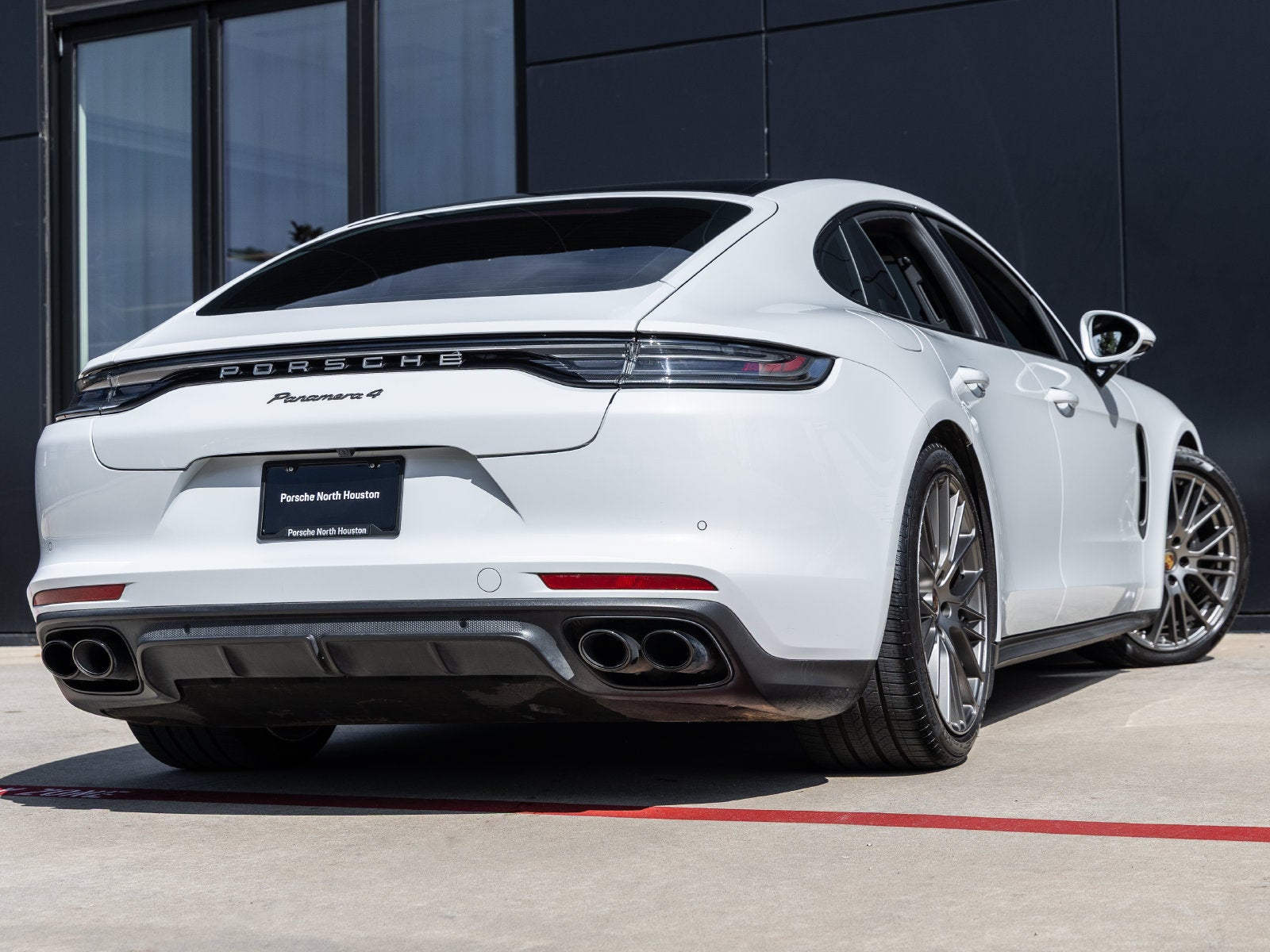 2023 Porsche Panamera 4 Platinum Edition