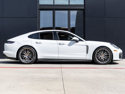 2023 Porsche Panamera 4 Platinum Edition