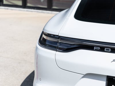 2023 Porsche Panamera 4 Platinum Edition