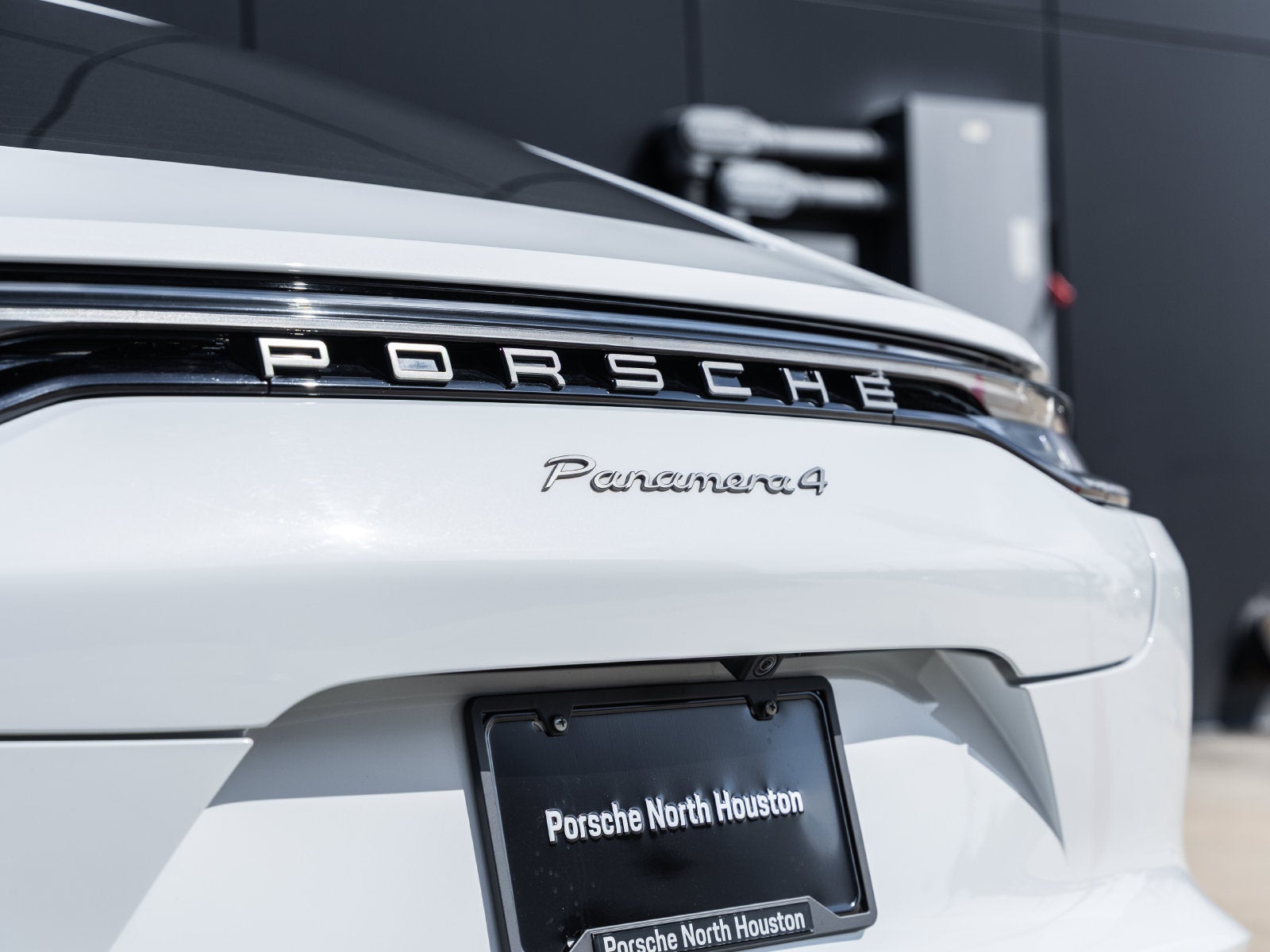 2023 Porsche Panamera 4 Platinum Edition
