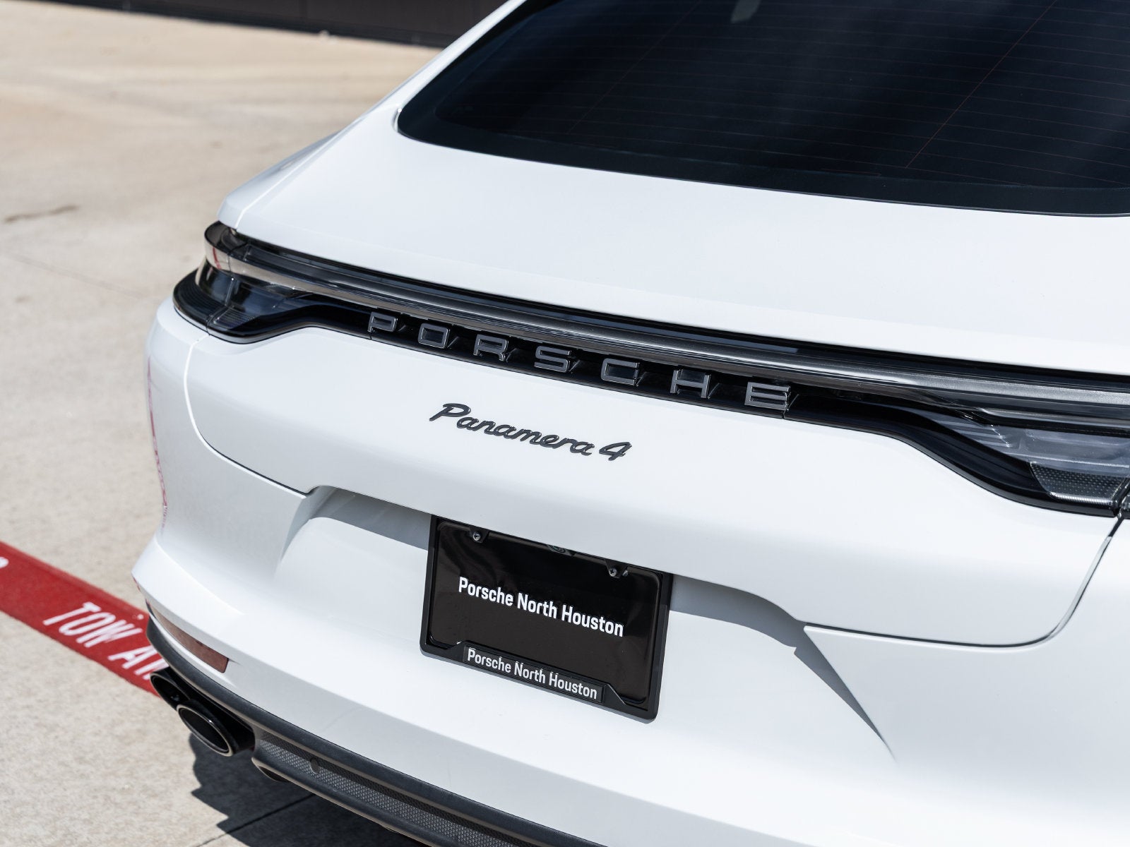 2023 Porsche Panamera 4 Platinum Edition