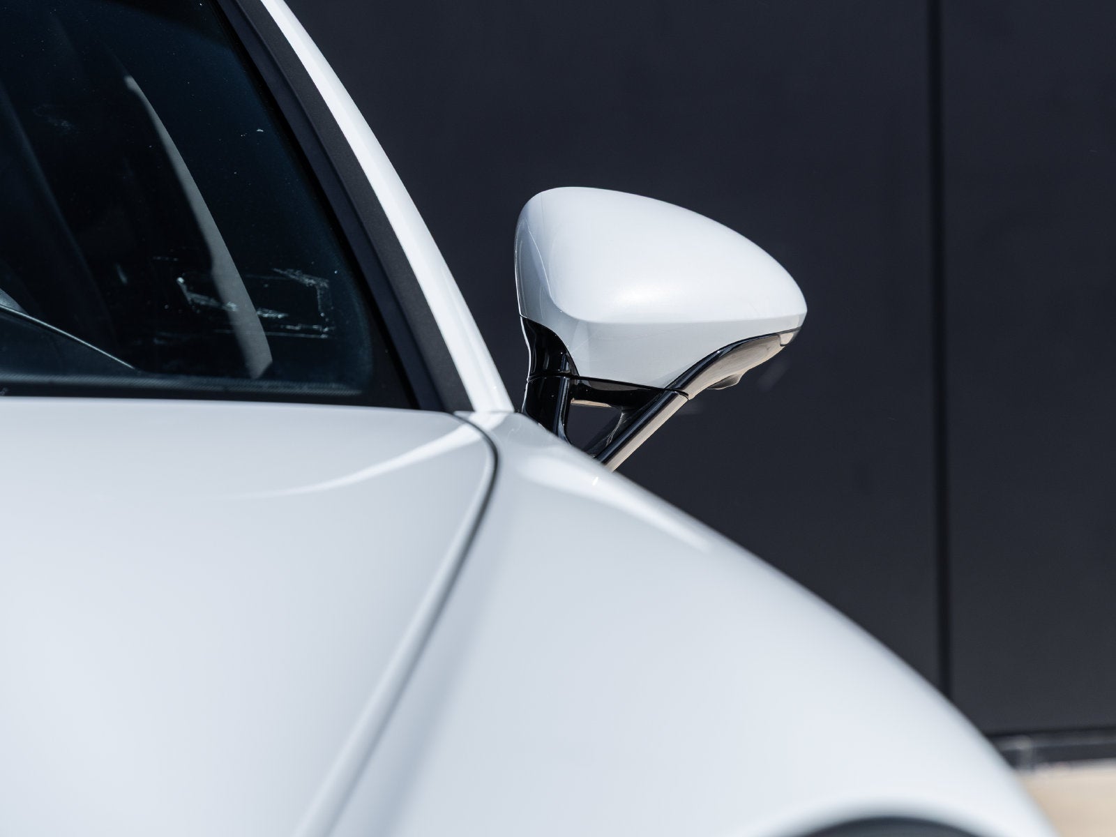 2023 Porsche Panamera 4 Platinum Edition