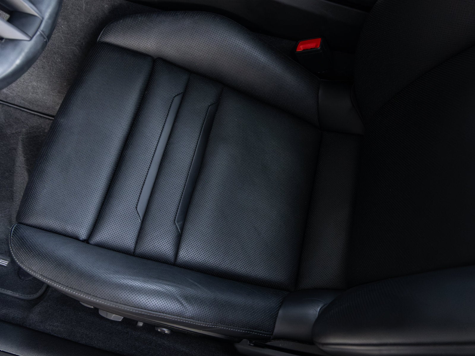 2023 Porsche Panamera 4 Platinum Edition