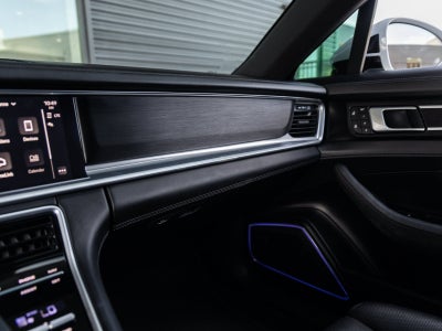 2023 Porsche Panamera 4 Platinum Edition