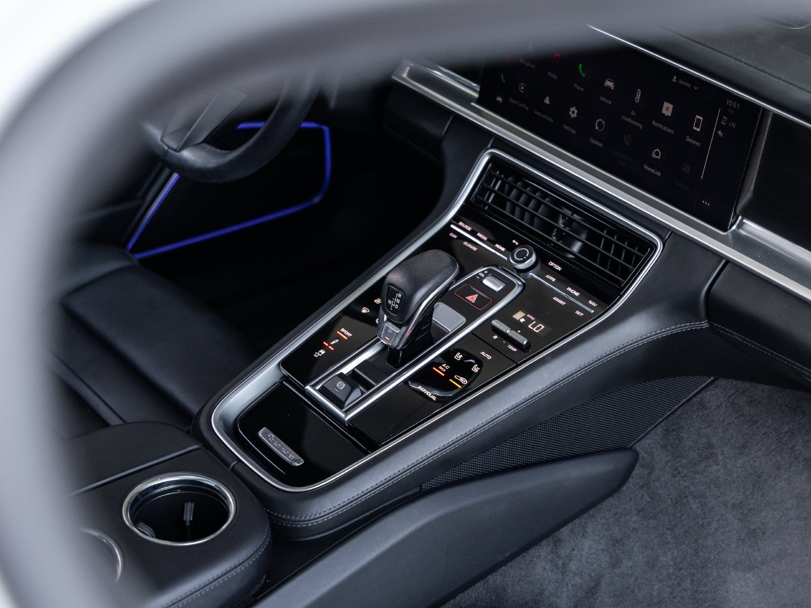 2023 Porsche Panamera 4 Platinum Edition