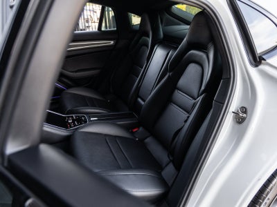 2023 Porsche Panamera 4 Platinum Edition
