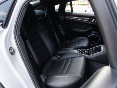 2023 Porsche Panamera 4 Platinum Edition