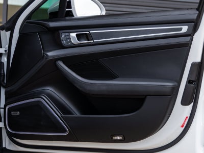 2023 Porsche Panamera 4 Platinum Edition