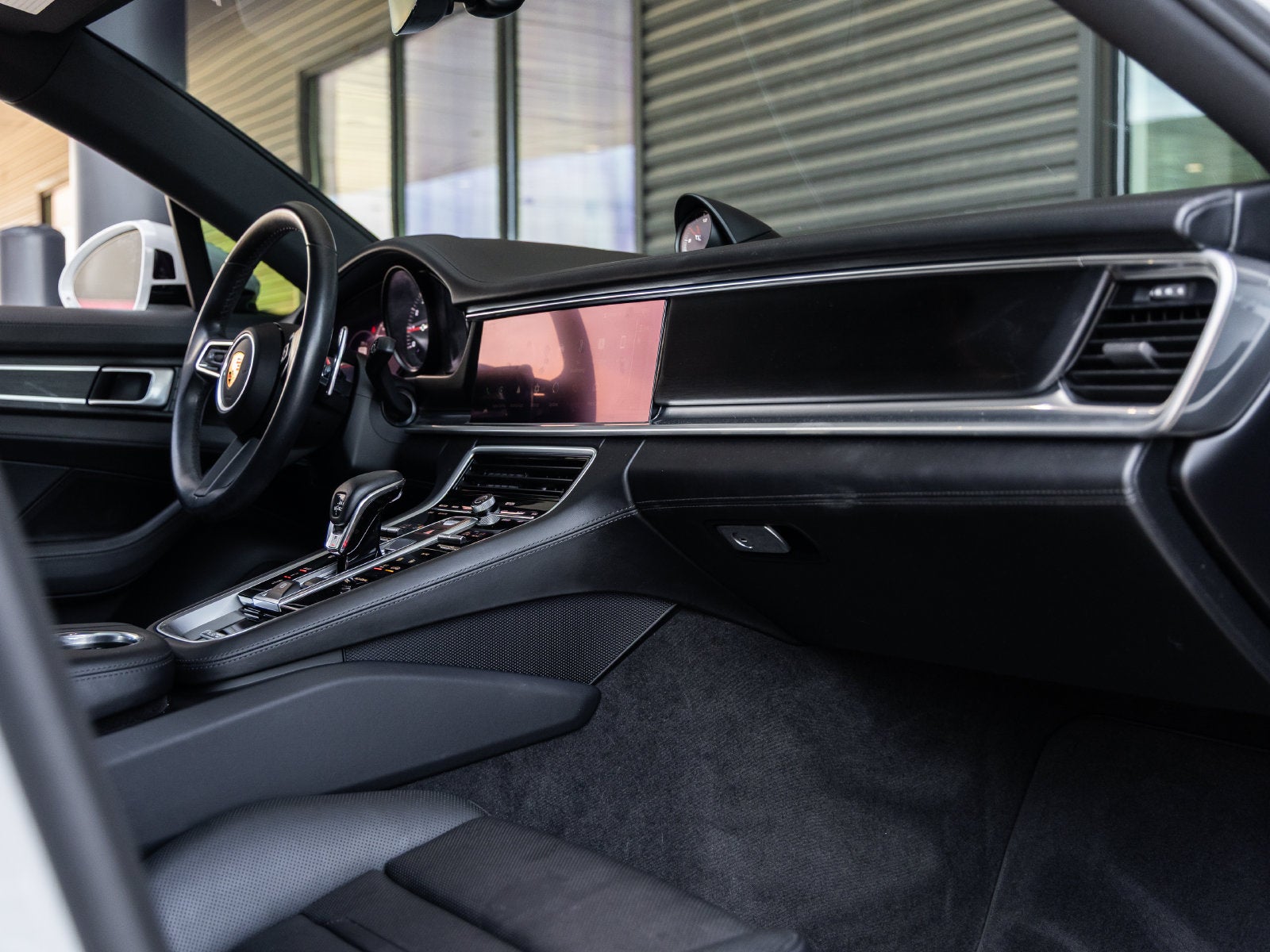 2023 Porsche Panamera 4 Platinum Edition
