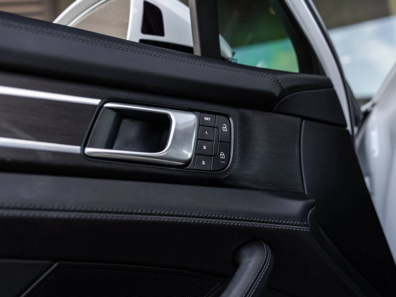 2023 Porsche Panamera Panamera 4 Platinum Edition