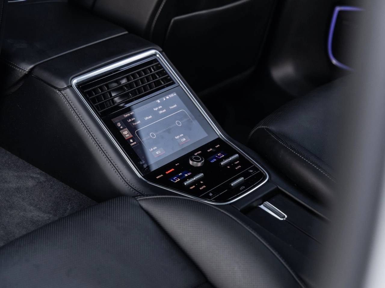 2023 Porsche Panamera Panamera 4 Platinum Edition