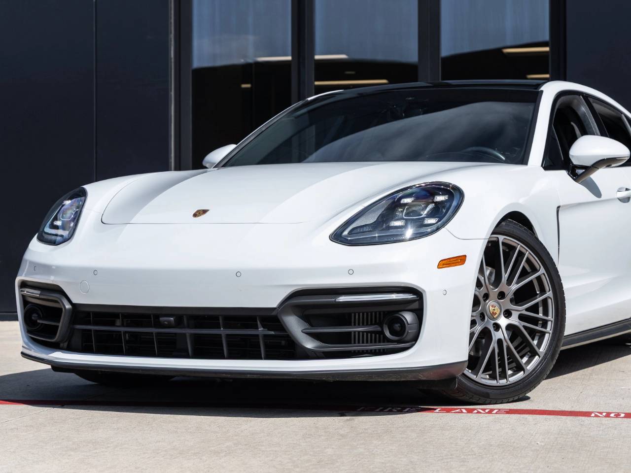 2023 Porsche Panamera Panamera 4 Platinum Edition