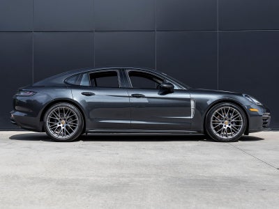 2023 Porsche Panamera Platinum Edition