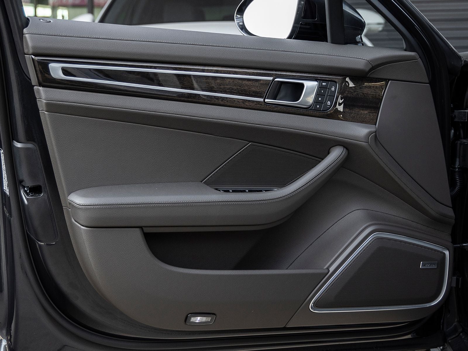 2023 Porsche Panamera Platinum Edition