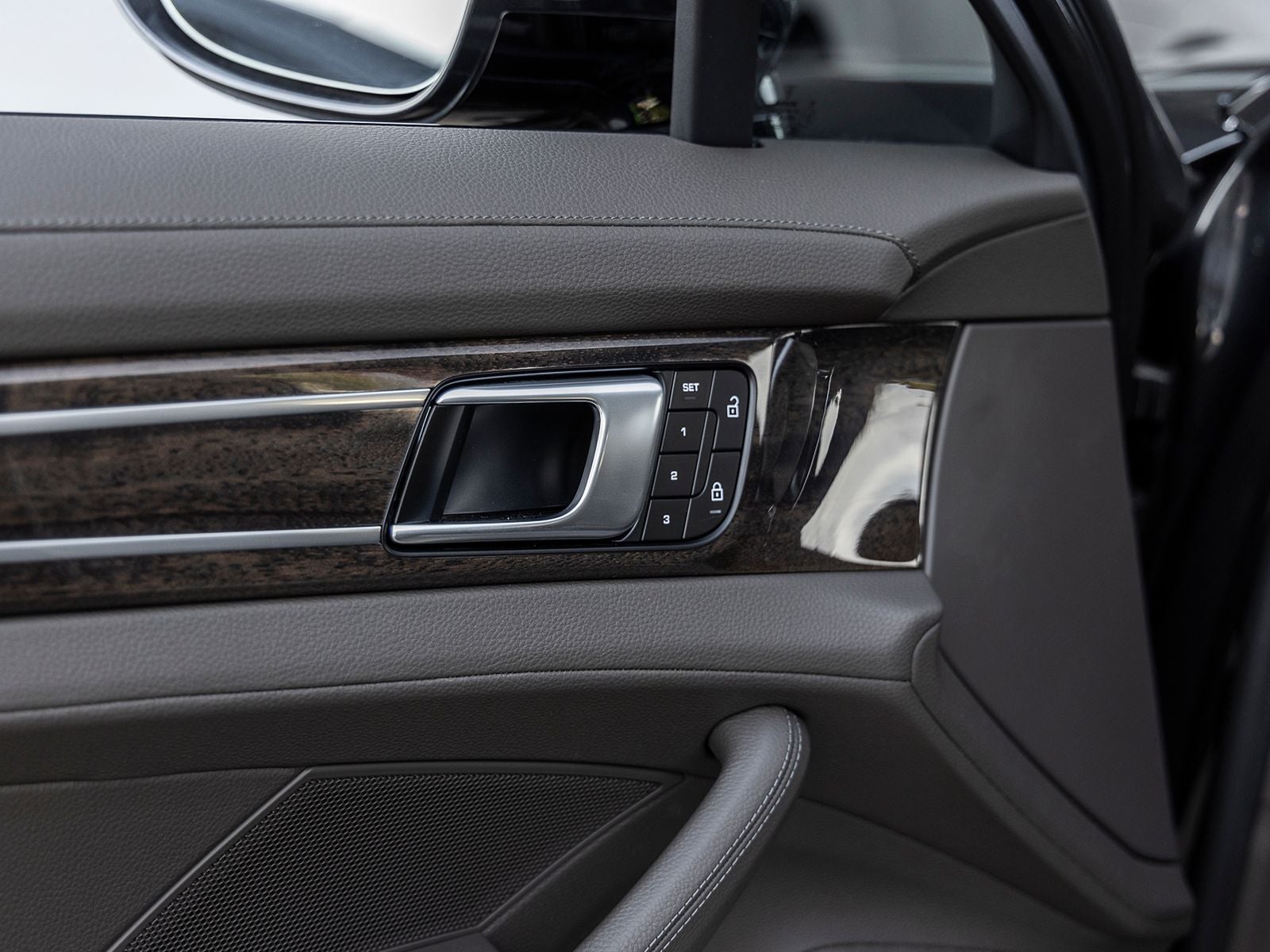 2023 Porsche Panamera Platinum Edition