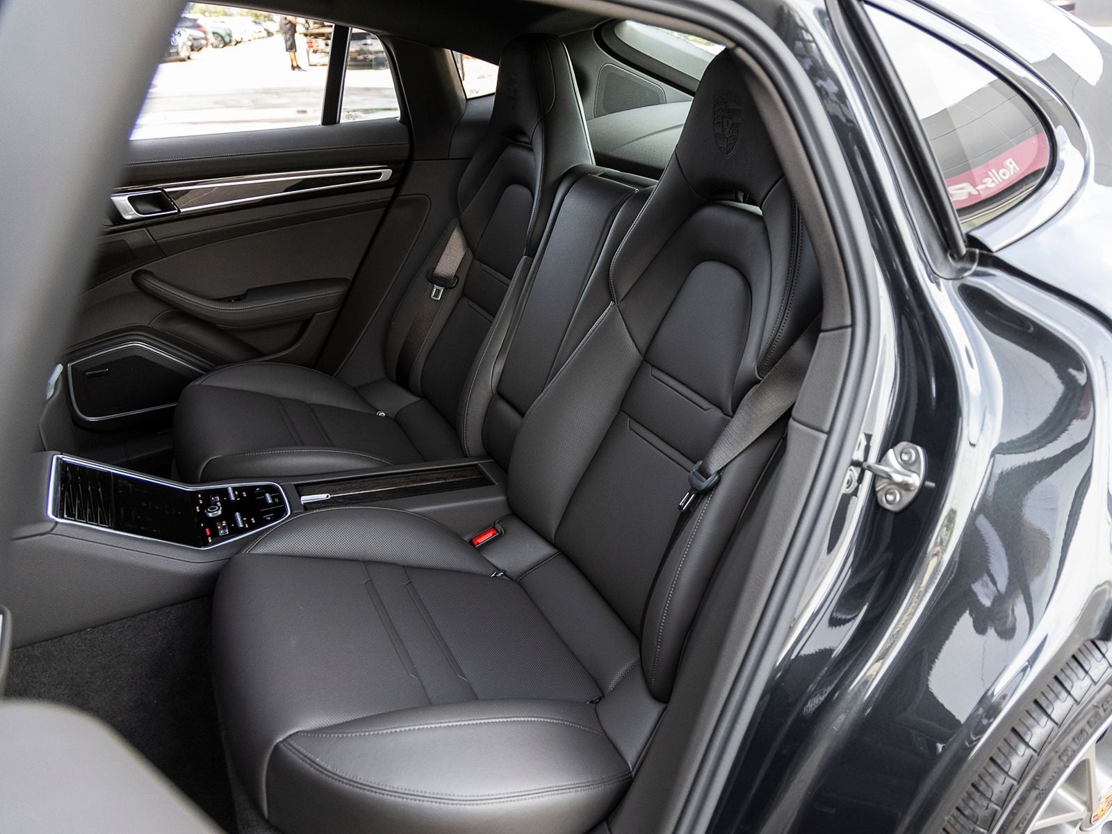 2023 Porsche Panamera Platinum Edition