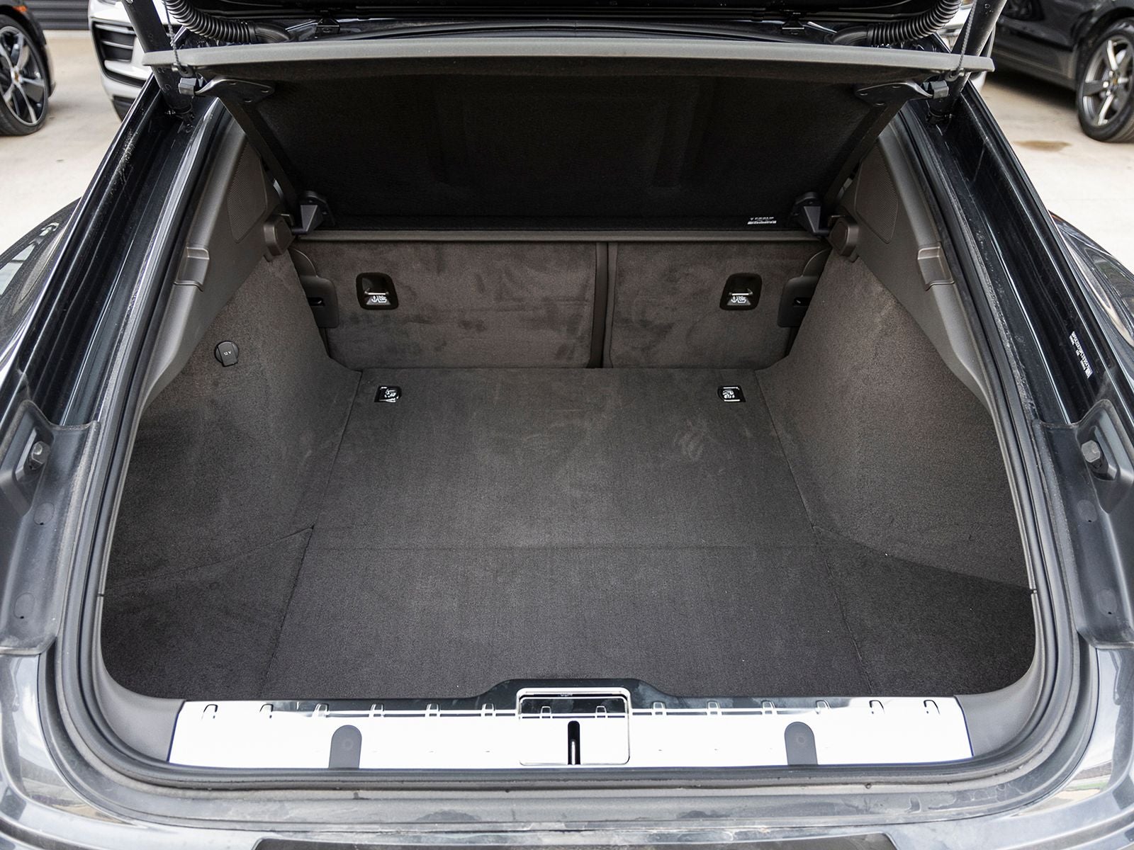 2023 Porsche Panamera Platinum Edition