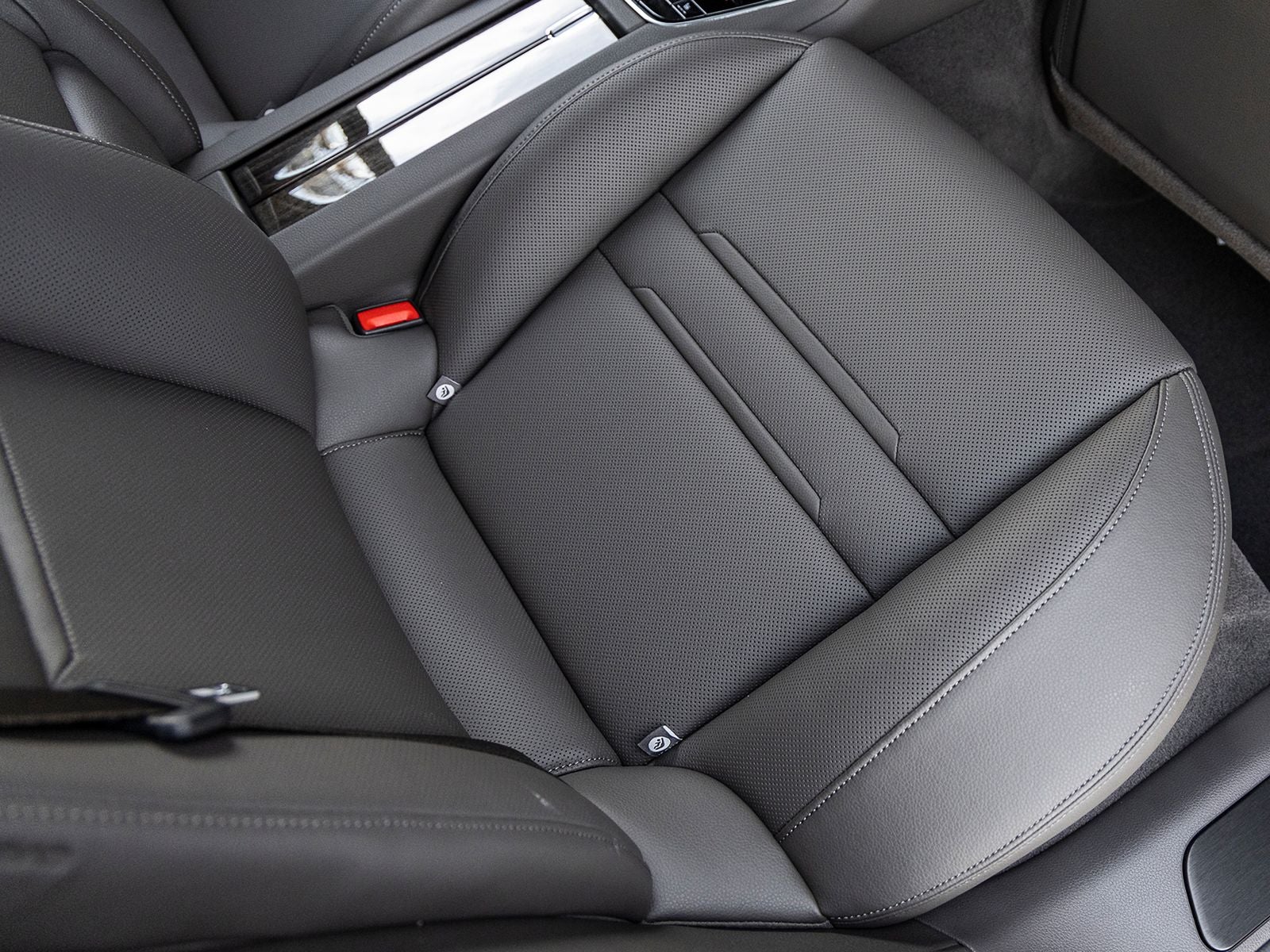 2023 Porsche Panamera Platinum Edition