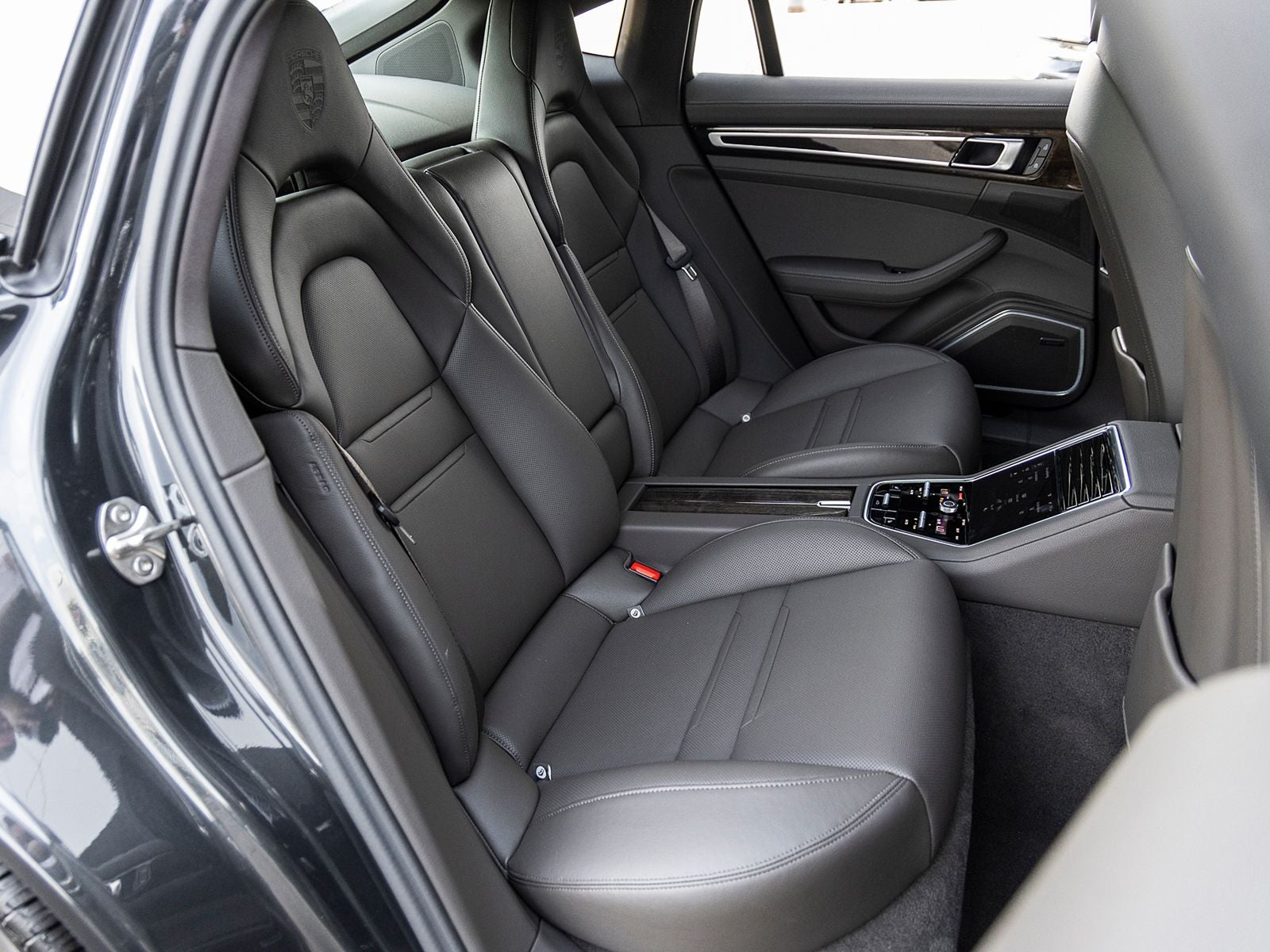 2023 Porsche Panamera Platinum Edition