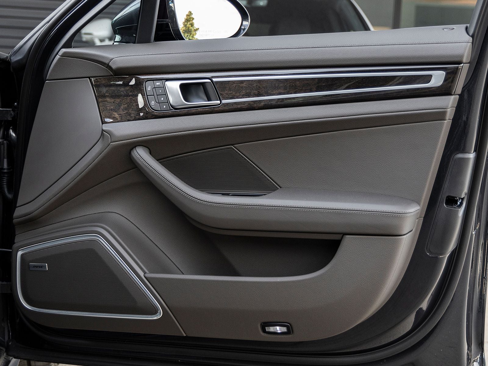 2023 Porsche Panamera Platinum Edition