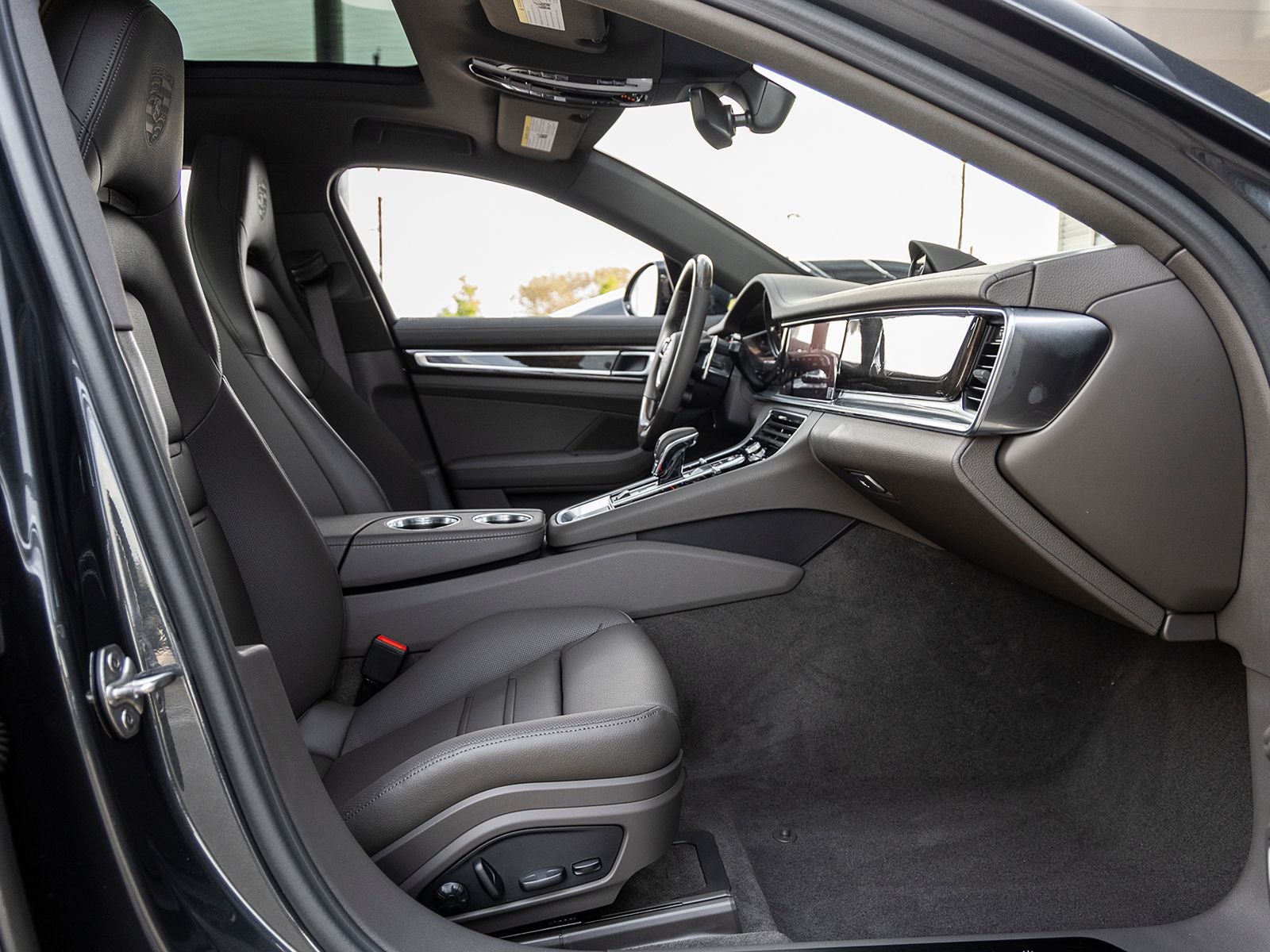 2023 Porsche Panamera Platinum Edition