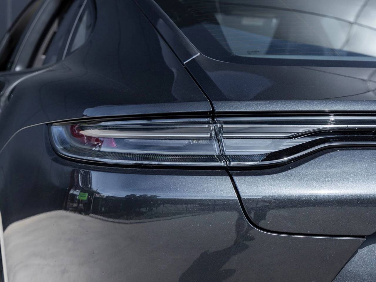 2023 Porsche Panamera Platinum Edition