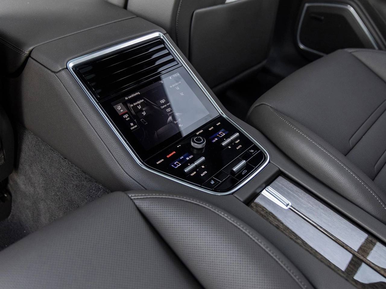 2023 Porsche Panamera Platinum Edition