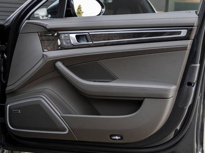 2023 Porsche Panamera Platinum Edition