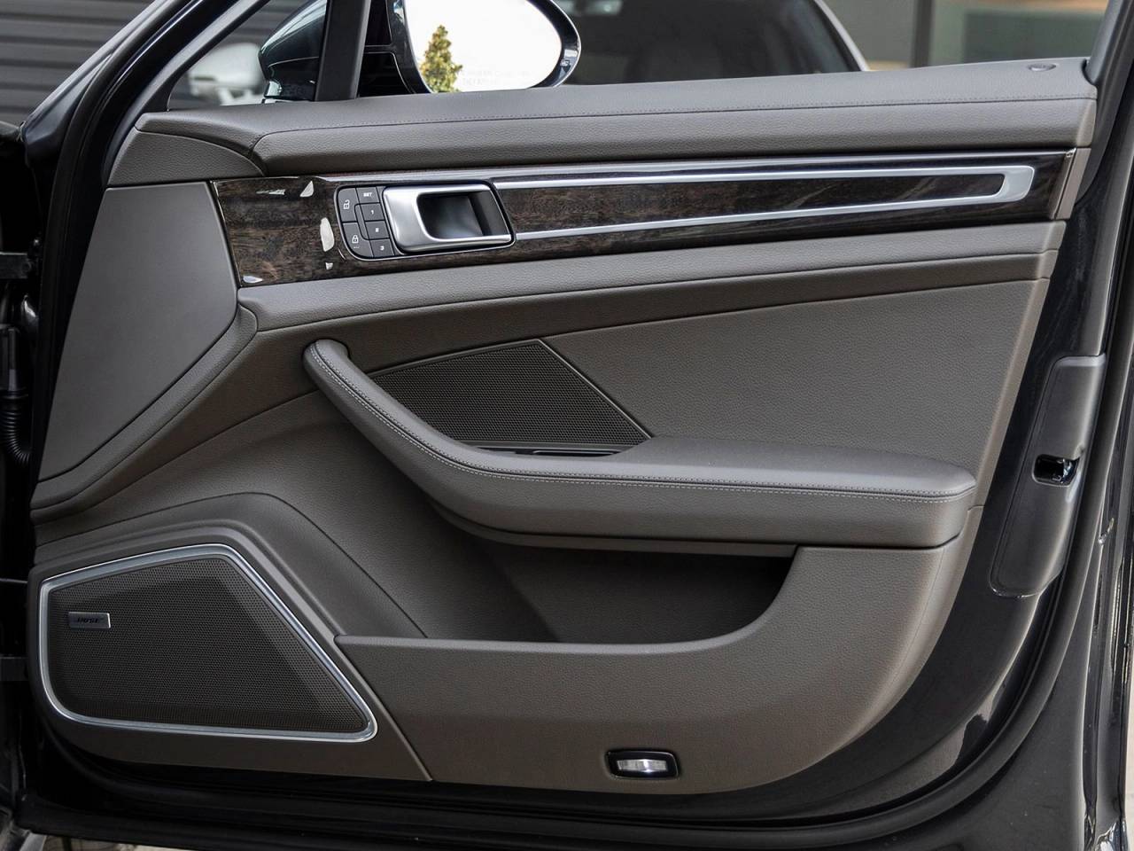 2023 Porsche Panamera Platinum Edition