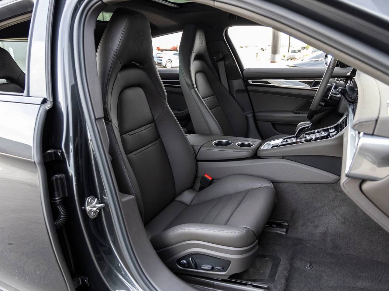 2023 Porsche Panamera Platinum Edition