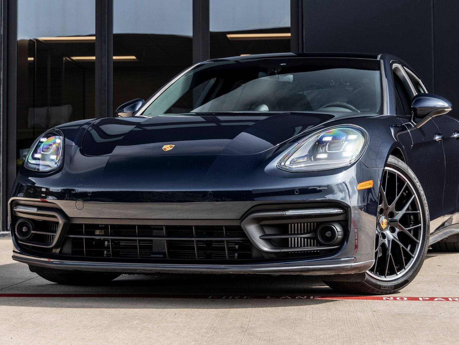 2023 Porsche Panamera Panamera 4 Platinum Edition (MY23)