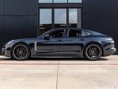 2023 Porsche Panamera 4 Platinum Edition